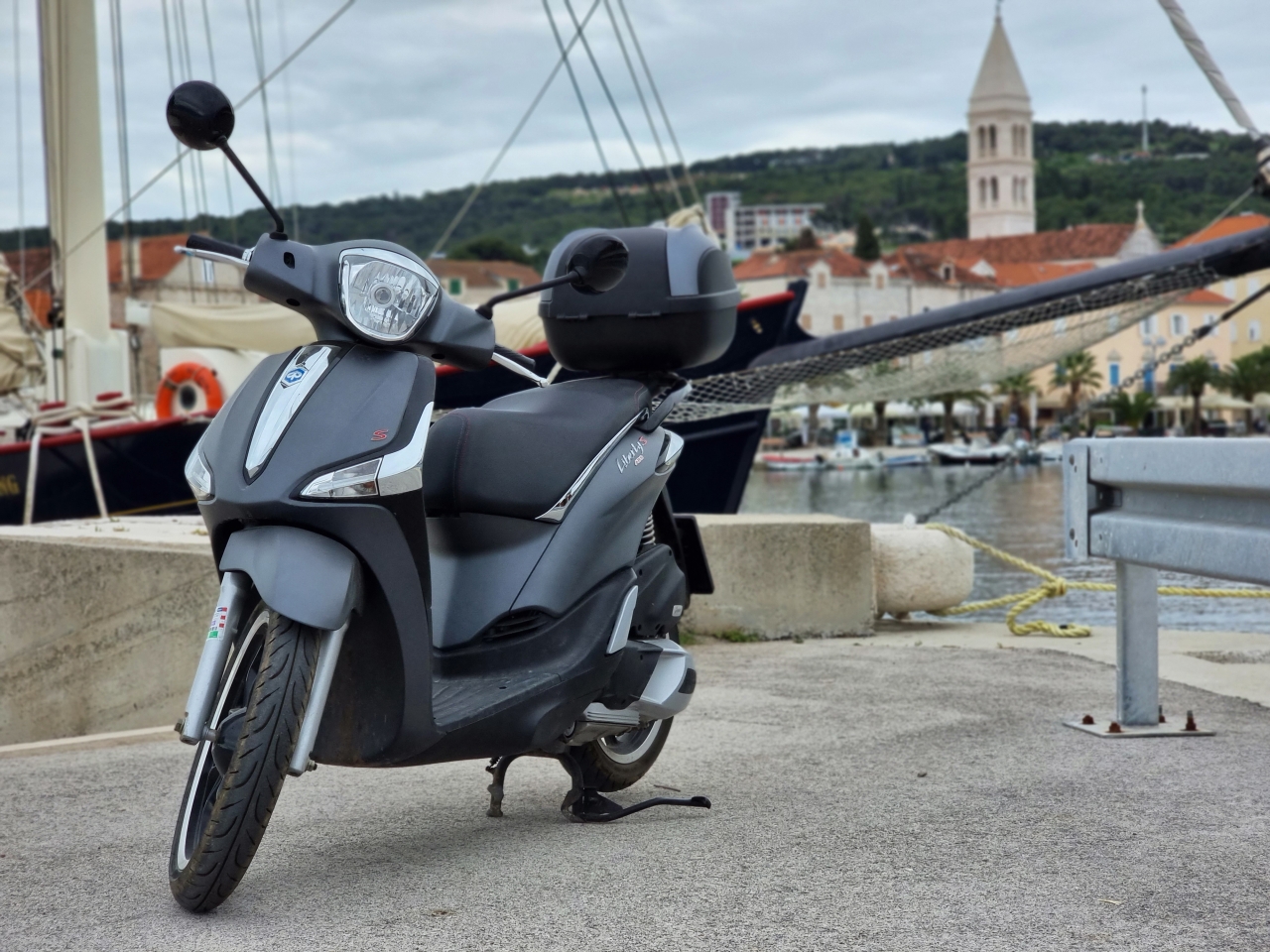 rent a scooter supetar